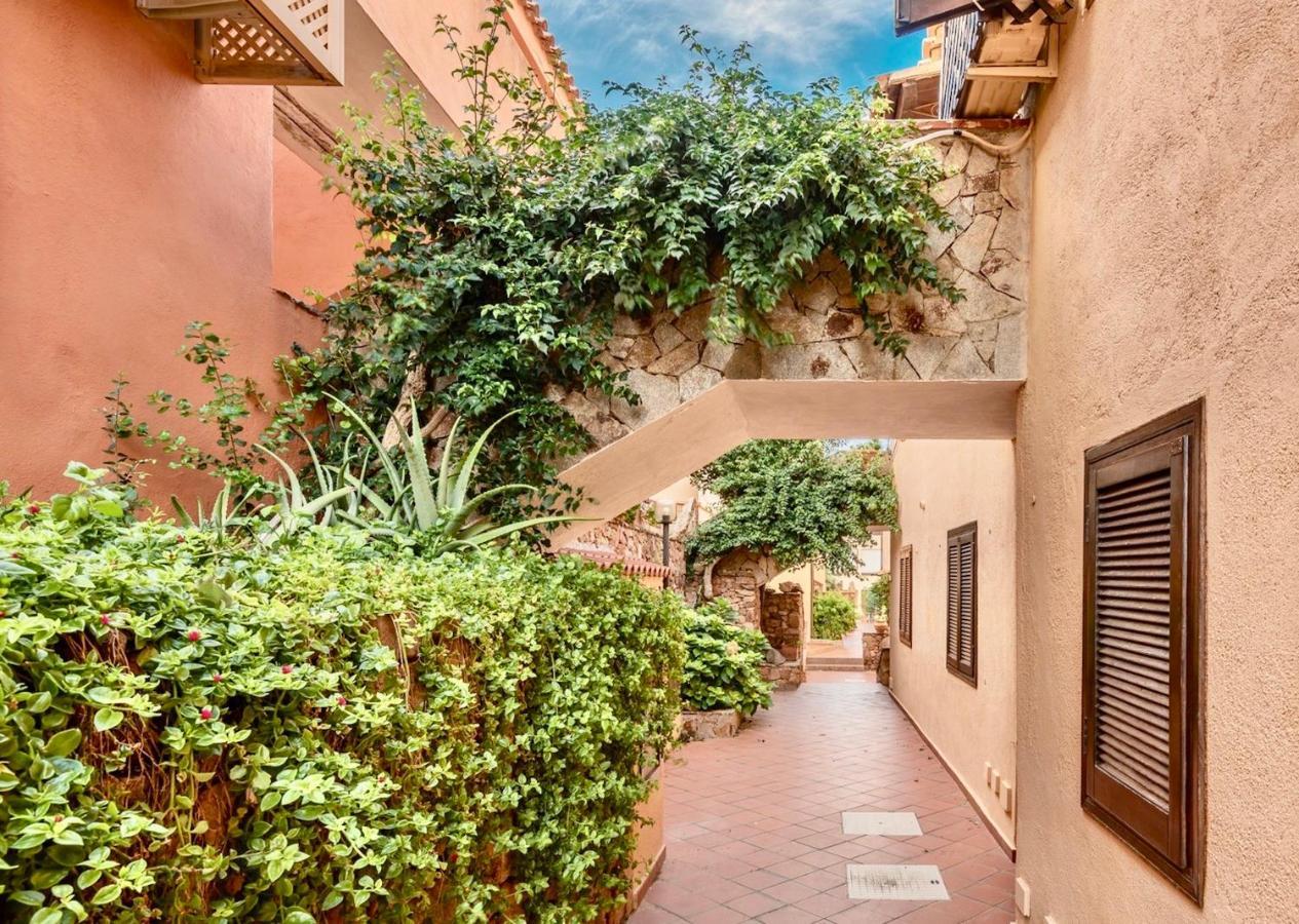 Residence A Golfo Di Marinella A 450 Mt Dal Mare Bagian luar foto